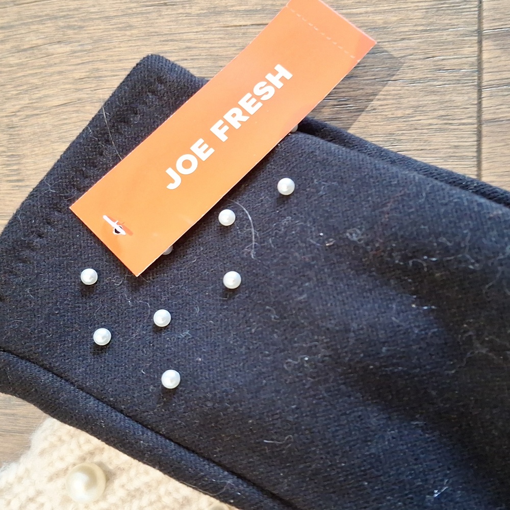 🆕️Hat and gloves[O/S] - Picture 3 of 4
